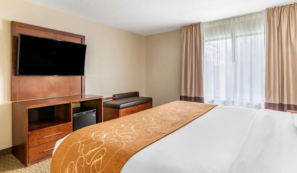 More Photos Of 350 Dodge Rd NE, Comstock Park Hotel For Sale