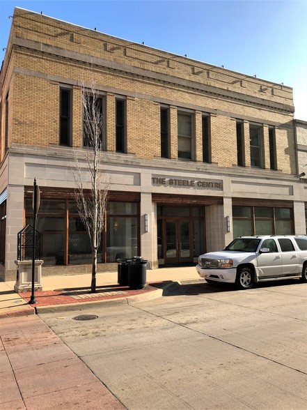 Primary Photo Of 780-790 Main St, Dubuque Office For Lease