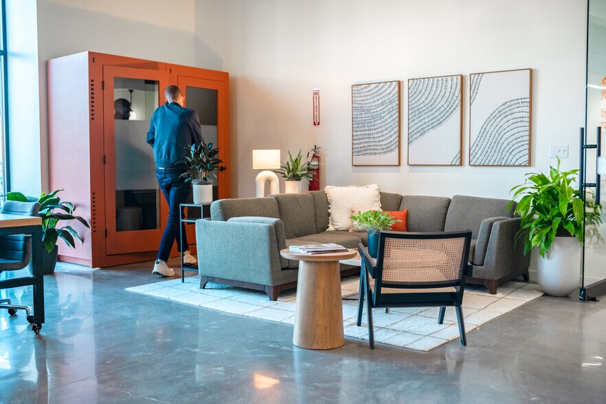 More Photos Of 3537 N Steele Blvd, Fayetteville Coworking Space