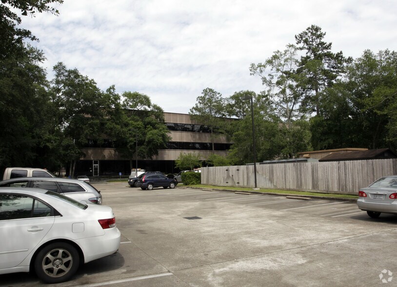 More Photos Of 200 River Pointe Dr, Conroe Office For Lease