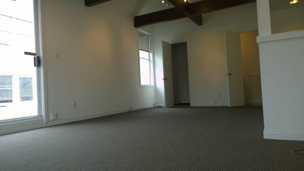 More Photos Of 2211 Lombard St, San Francisco Storefront Retail Office For Lease