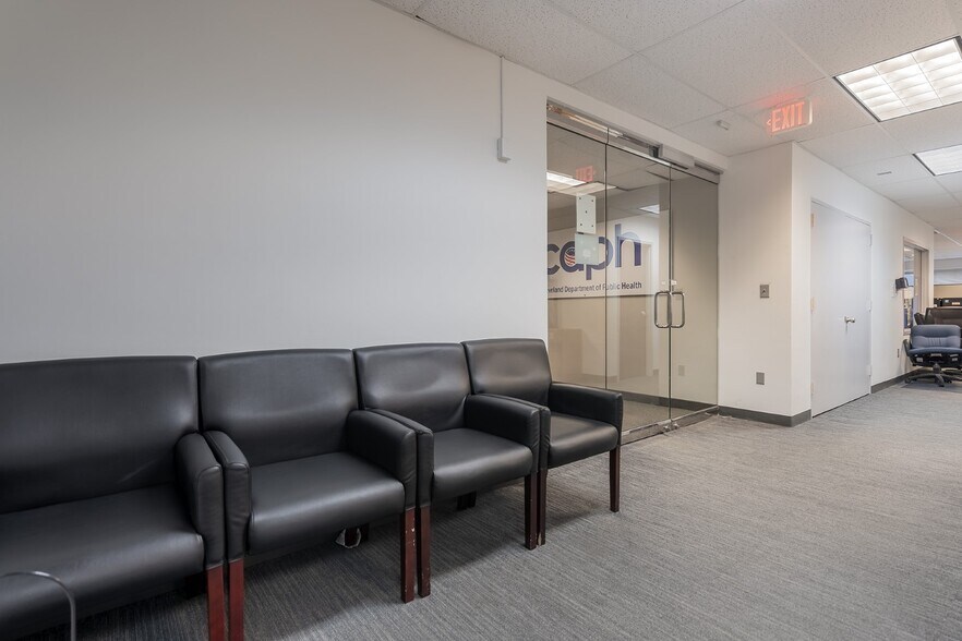More Photos Of 55-75 Erieview Plz, Cleveland Office For Sale