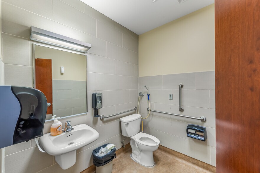 More Photos Of 2202 Jordan Rd SW, Fort Payne Medical For Sale