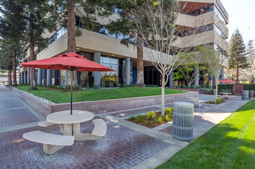 More Photos Of 1545 River Park Dr, Sacramento Office For Lease