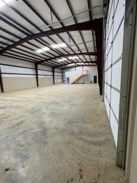 More Photos Of 10017 Vista Cv, Olive Branch Industrial For Lease