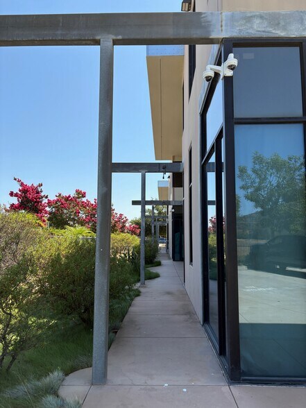 More Photos Of 1215 Pacific Oaks Pl, Escondido Manufacturing For Lease