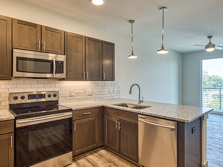 More Photos Of 1850 Merchant Ln, Hampton Apartments For Sale