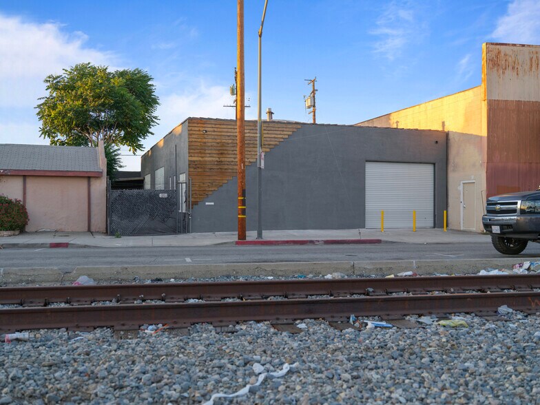 More Photos Of 2215 Randolph St, Huntington Park Manufacturing For Sale