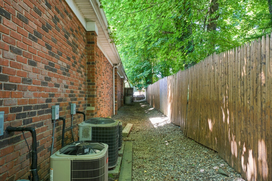 More Photos Of 160 N State Rd, Briarcliff Manor Village Medical For Lease