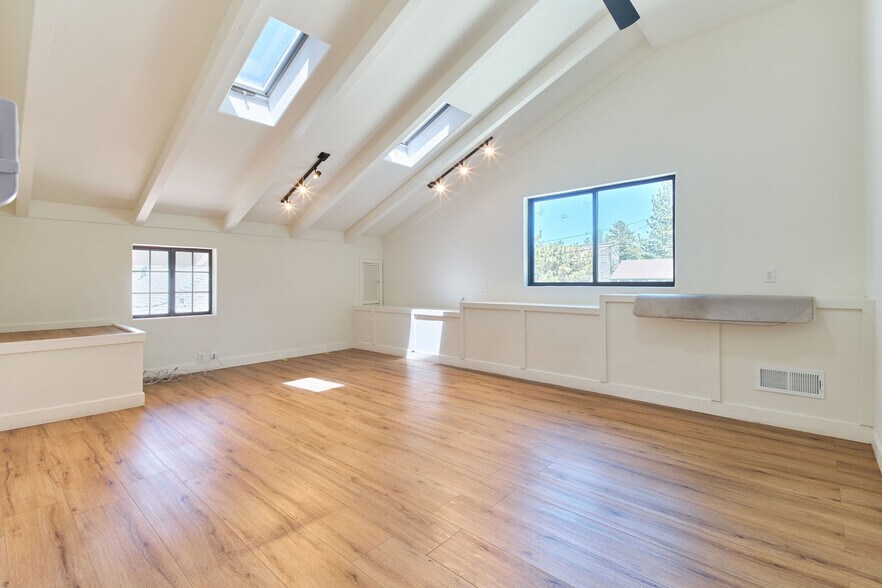 More Photos Of 586 Bonanza Trail, Big Bear Lake Office Residential For Sale