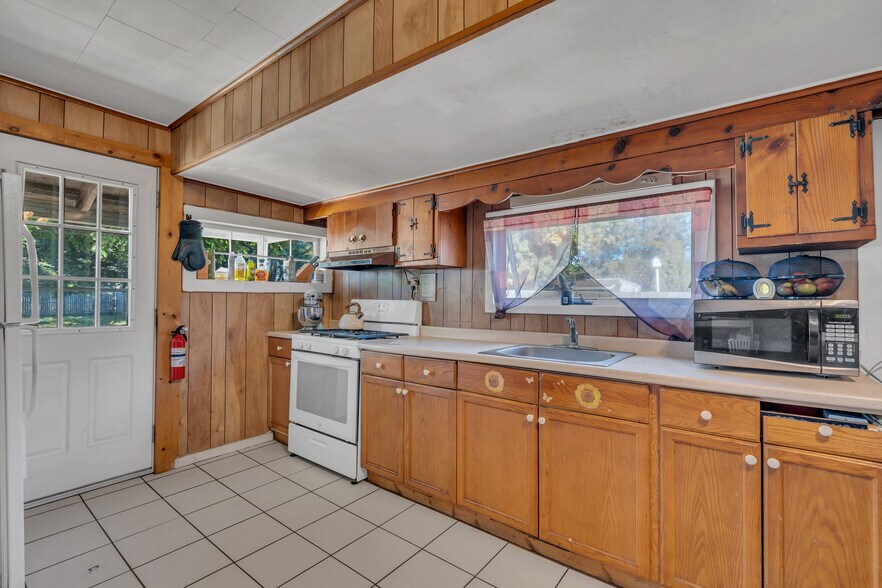 More Photos Of 387 Route 9, Eagleswood Township General Retail For Sale