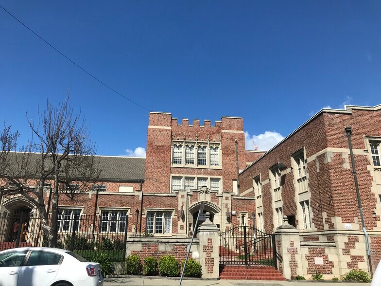 Primary Photo Of 2634 Pleasant St, Oakland Schools For Lease