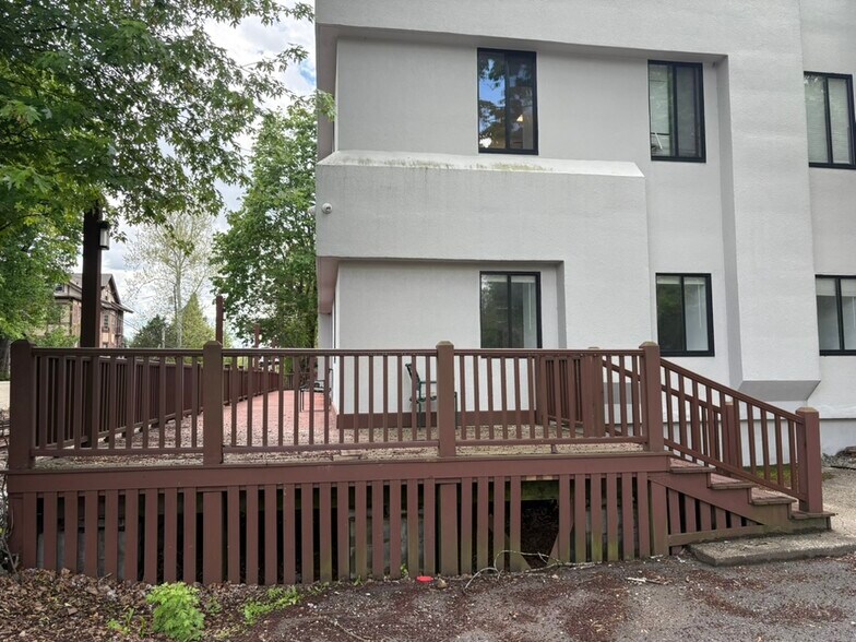 More Photos Of 9 Hunts Ln, Chappaqua Loft Creative Space For Lease