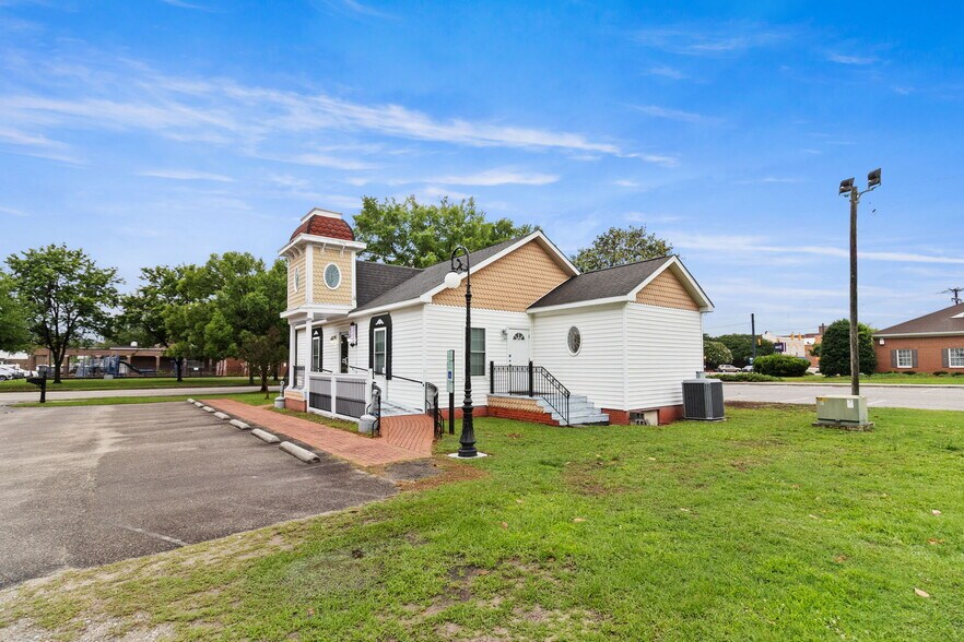 More Photos Of , Laurinburg Office For Sale