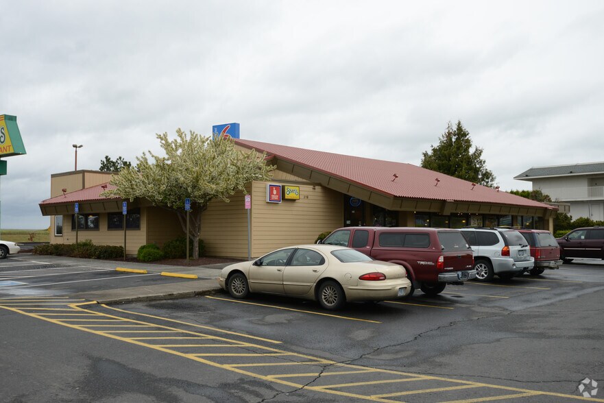 Primary Photo Of 319 SE Nye Ave, Pendleton Restaurant For Lease
