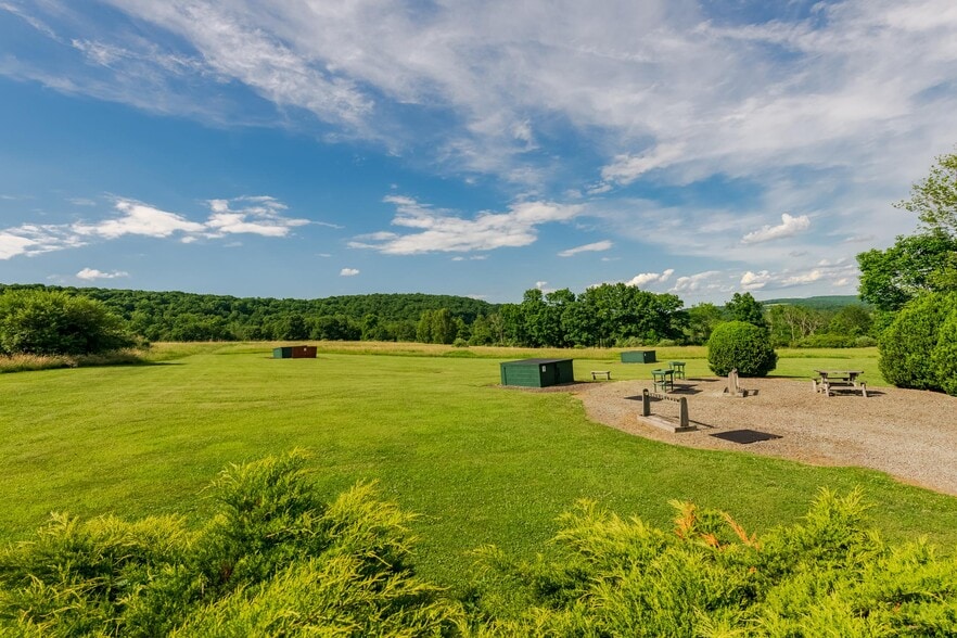 More Photos Of 175 Decoverly Lane, Falls Specialty For Sale
