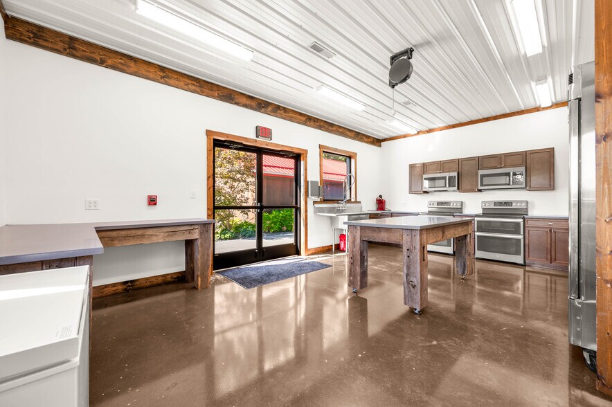More Photos Of 2130 W County Road 200 N, North Vernon Lodge Meeting Hall For Sale
