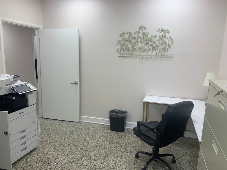 More Photos Of 661 Madison Ave, Memphis Medical For Sale