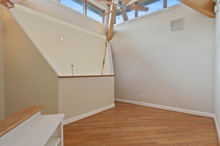 More Photos Of 16621 Hereford Dr, Tomball Flex For Sale