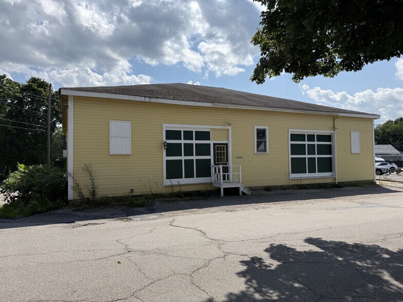 More Photos Of 132 Central St, Holliston Warehouse For Sale