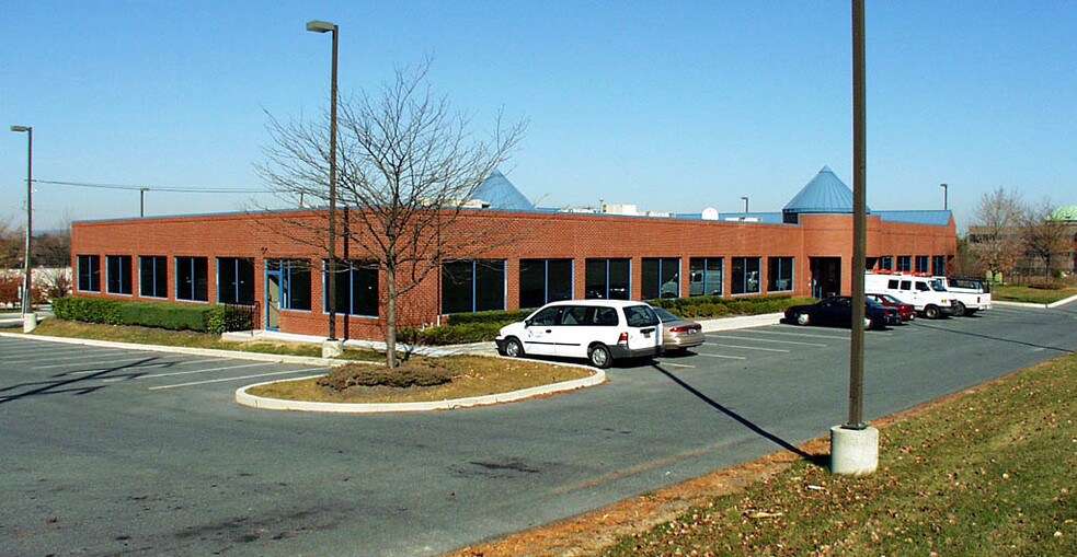 More Photos Of 5021 Louise Dr, Mechanicsburg Office For Sale