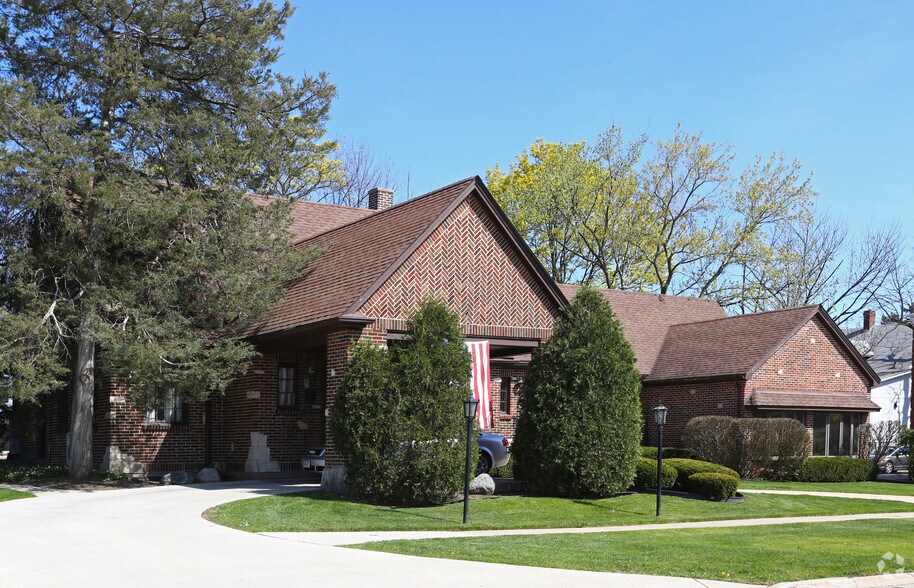 25 W Palatine Rd, Palatine, IL 60067 Office For Sale