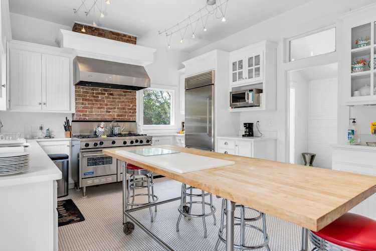 More Photos Of 1700 9th St S, Columbus Specialty For Sale