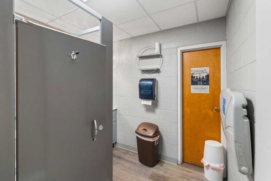 More Photos Of 6202 Dupont St, Flint Religious Facility For Sale