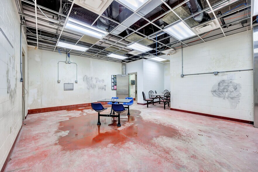 More Photos Of 305 S Wall St, Denmark Industrial For Sale