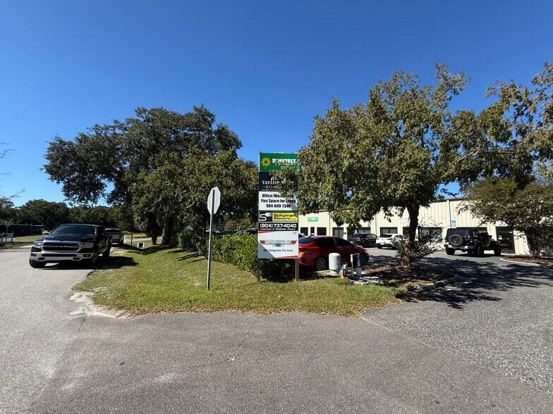 More Photos Of 85107 Commercial Park Dr, Yulee Warehouse For Lease