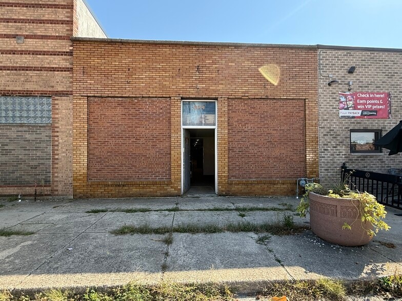 Primary Photo Of 354 S East Ave, Kankakee Office For Sale