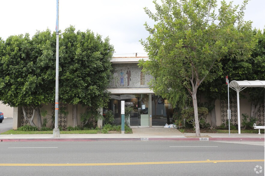 More Photos Of 3647-3649 Atlantic Ave, Long Beach Office For Lease
