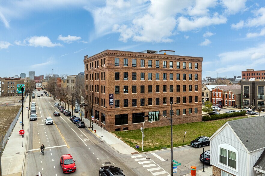 More Photos Of 917 W 18th St, Chicago Loft Creative Space For Lease