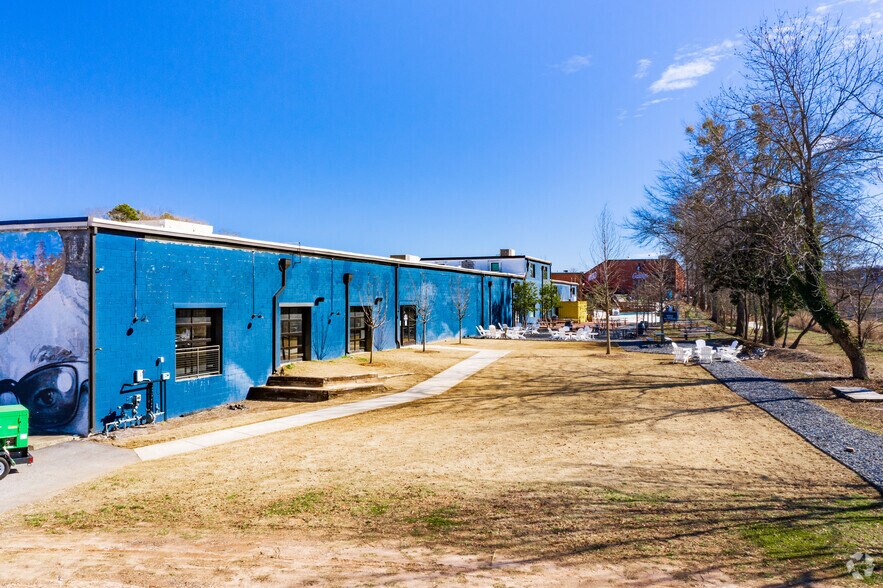 More Photos Of 929-933 White St, Atlanta Unknown For Lease