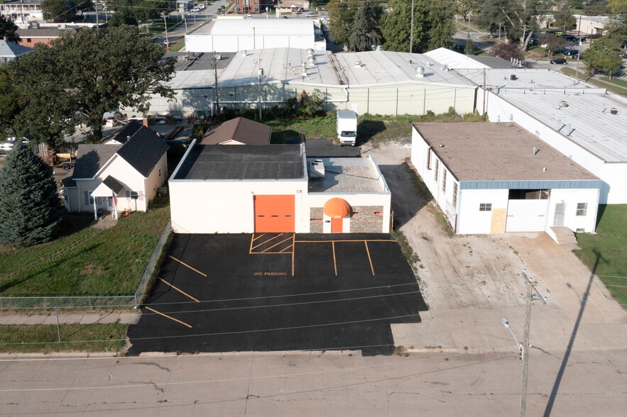 More Photos Of 8708 N 28th Ave, Omaha Light Manufacturing For Sale