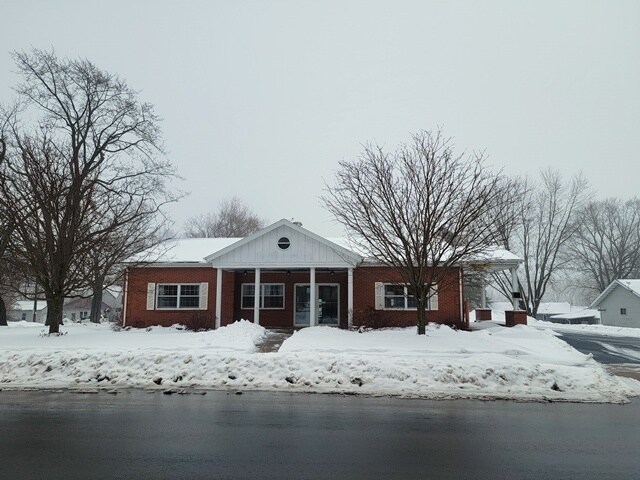 Primary Photo Of 204 S Main St, Loyal Bank For Sale