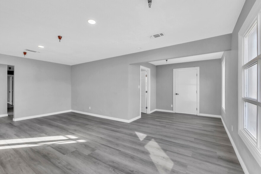 More Photos Of 1006 Lochbrae Rd, Sacramento Assisted Living For Sale
