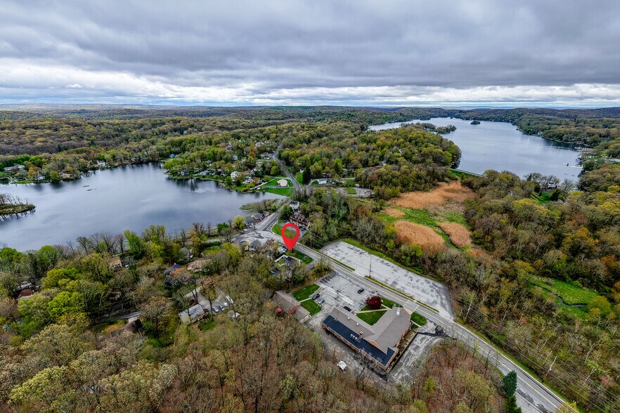 More Photos Of 187 Breakneck Rd, Highland Lakes Storefront Retail Residential For Sale