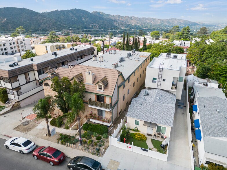 More Photos Of 10219 Commerce Ave, Tujunga Apartments For Sale