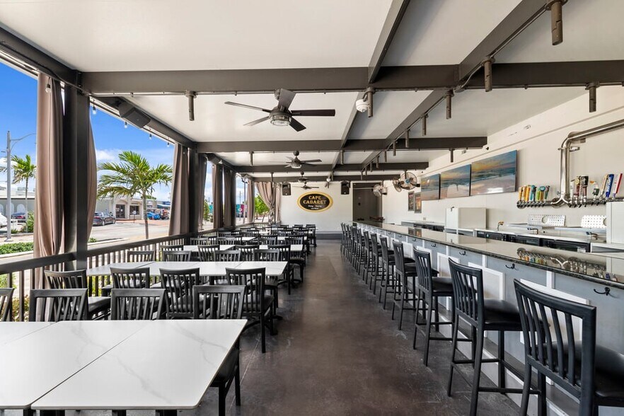 More Photos Of 4725 Vincennes Blvd, Cape Coral Restaurant For Sale