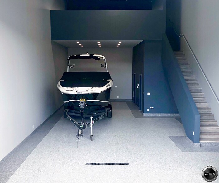 More Photos Of 13005 93 Av SW, Edmonton Self Storage For Sale