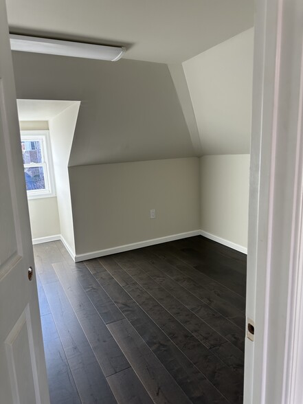 More Photos Of 800 Dekalb St, Bridgeport Storefront Retail Residential For Sale