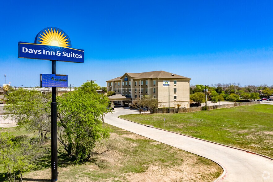 More Photos Of 4038 Frontage Road I-10 E, San Antonio Hotel For Sale