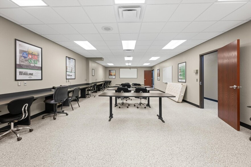 More Photos Of 13020 S Sunnylane Rd, Moore Industrial For Lease