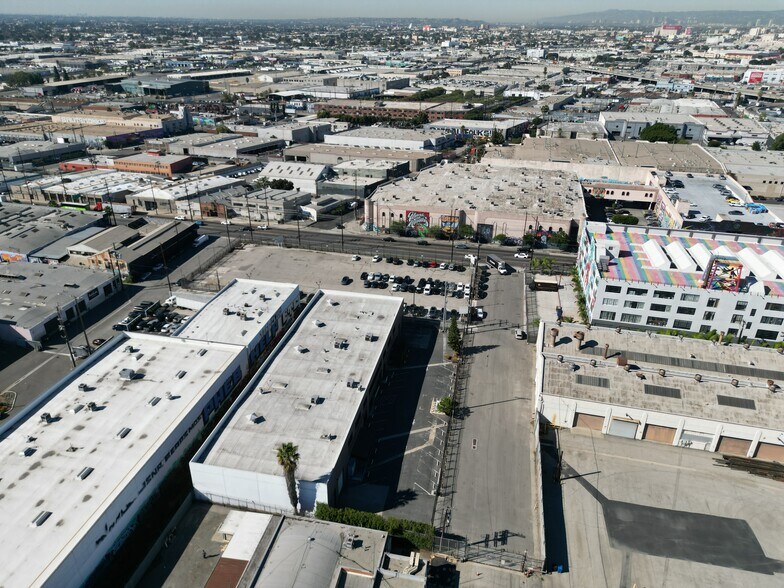More Photos Of 2430-2438 E 11th St, Los Angeles Warehouse For Lease