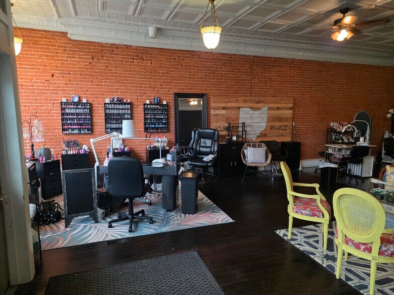 More Photos Of 105 E Mansfield St, Bucyrus General Retail For Sale