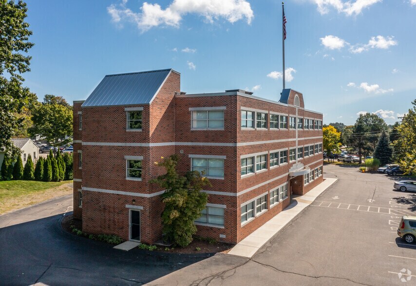 More Photos Of 3 Cherry St, Newburyport Medical For Lease