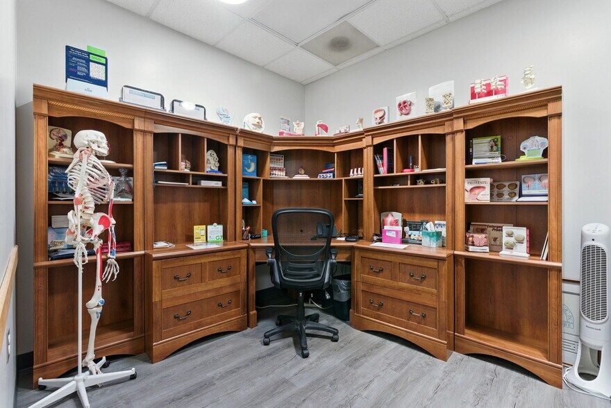 More Photos Of 400 NE Roberts Ave, Gresham Medical For Sale