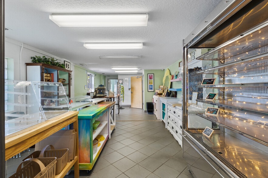 More Photos Of 875 Creel St, Melbourne Warehouse For Lease