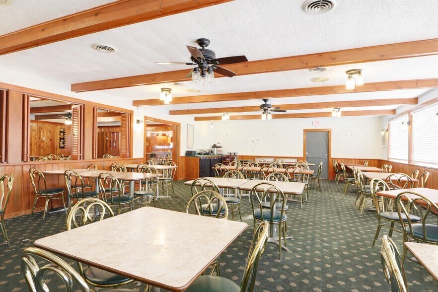 More Photos Of 369 Waterloo Geneva Rd, Waterloo Town Restaurant For Sale
